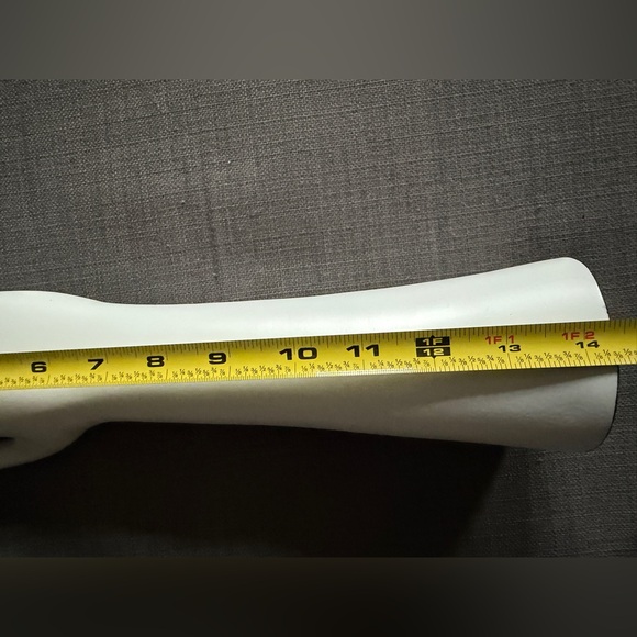 Display Hand Weighted - WHITE - Picture 8 of 9